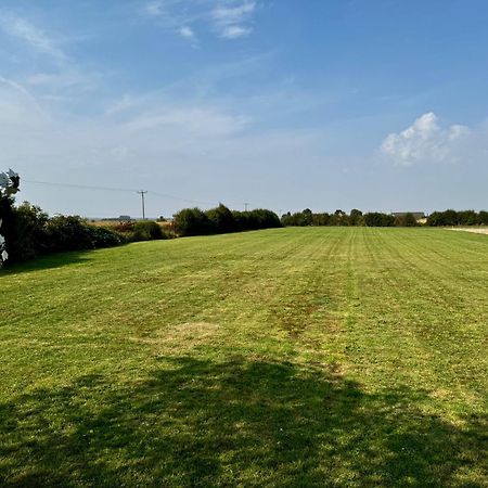 Luxury Isla Cottages, Bourne! Dog-Friendly, Countryside Views, Garden, Parking, 5Mins Pubs - Family Holiday Exterior photo