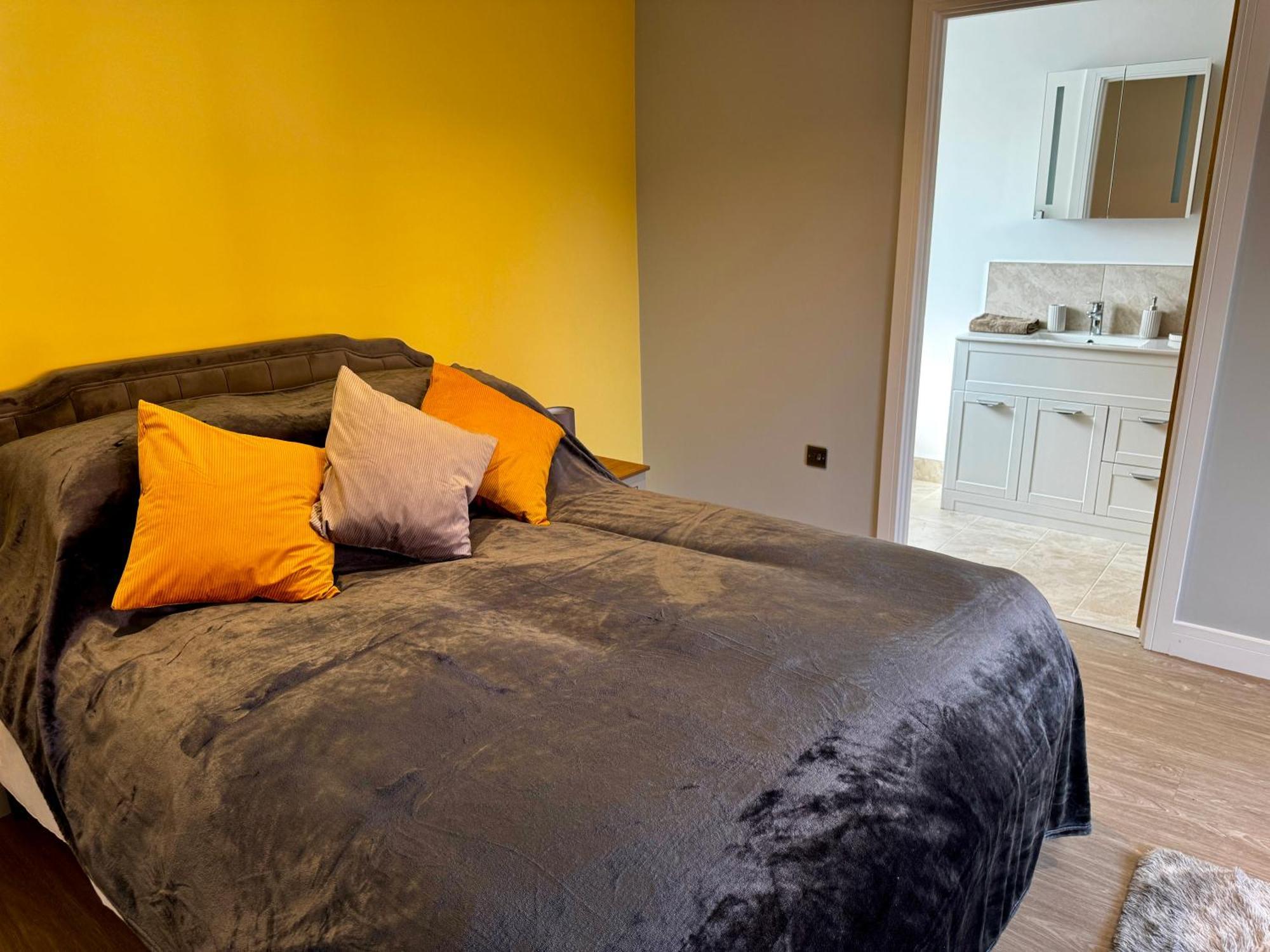 Luxury Isla Cottages, Bourne! Dog-Friendly, Countryside Views, Garden, Parking, 5Mins Pubs - Family Holiday Room photo