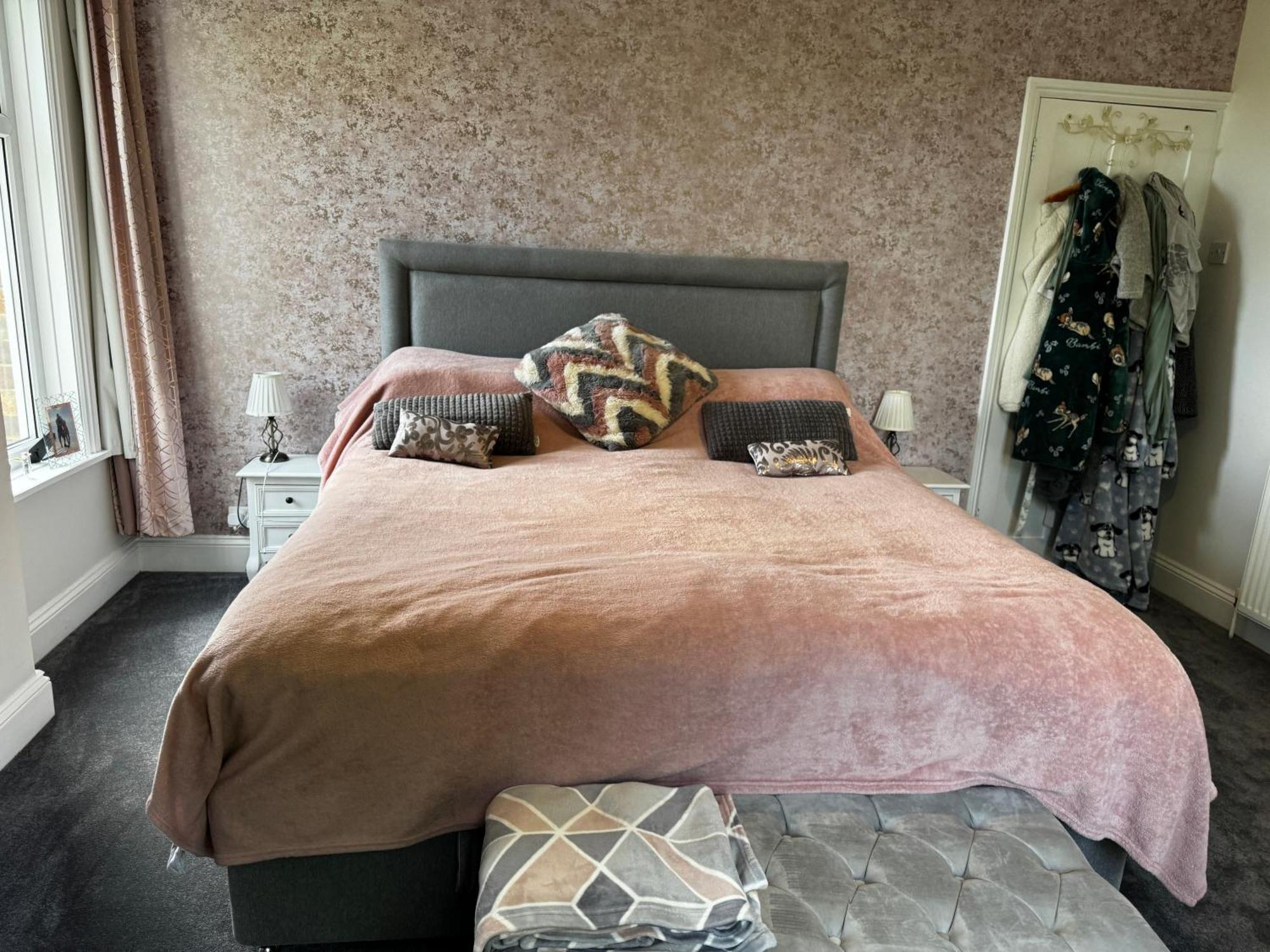 Luxury Isla Cottages, Bourne! Dog-Friendly, Countryside Views, Garden, Parking, 5Mins Pubs - Family Holiday Room photo