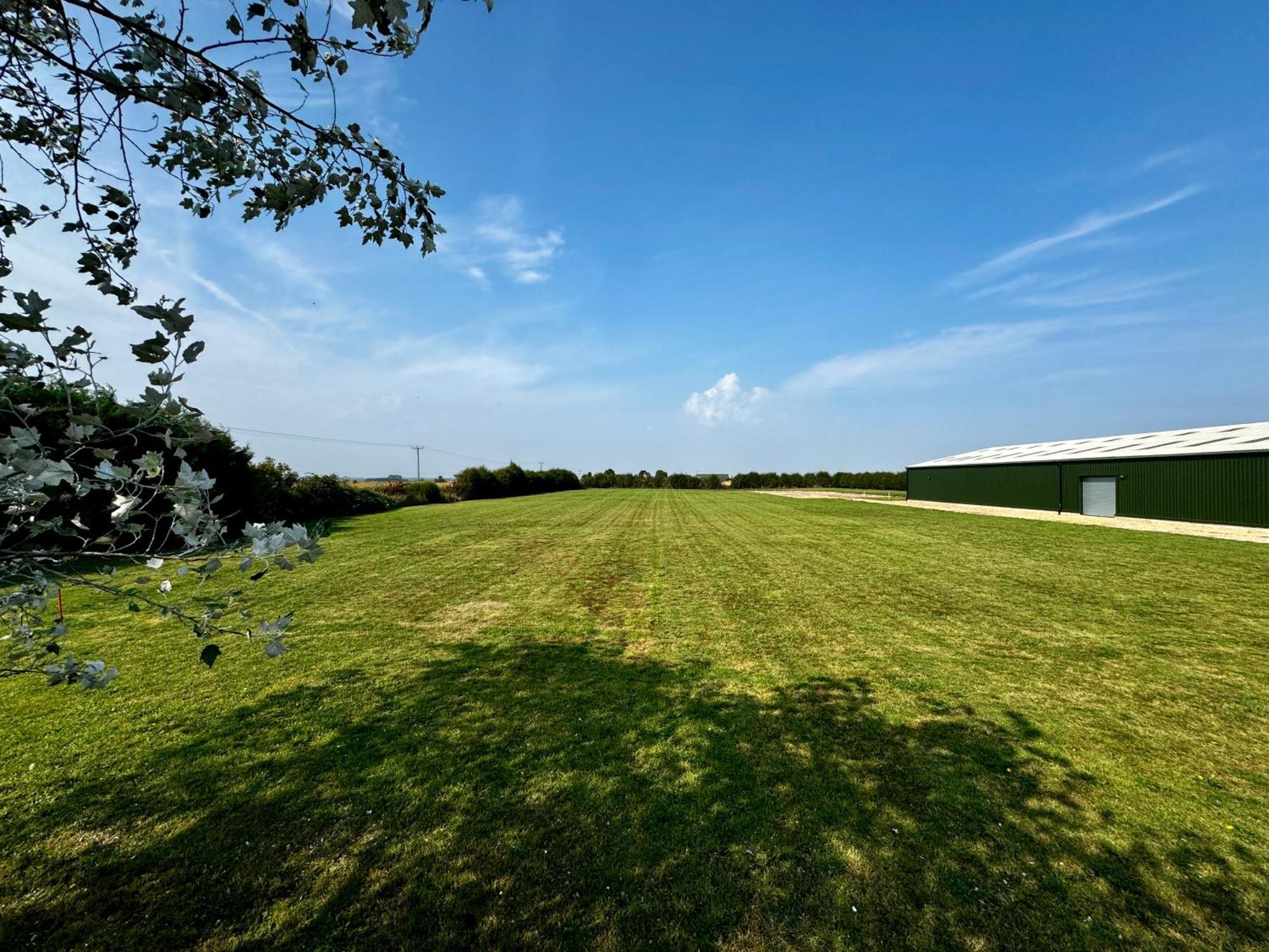 Luxury Isla Cottages, Bourne! Dog-Friendly, Countryside Views, Garden, Parking, 5Mins Pubs - Family Holiday Room photo