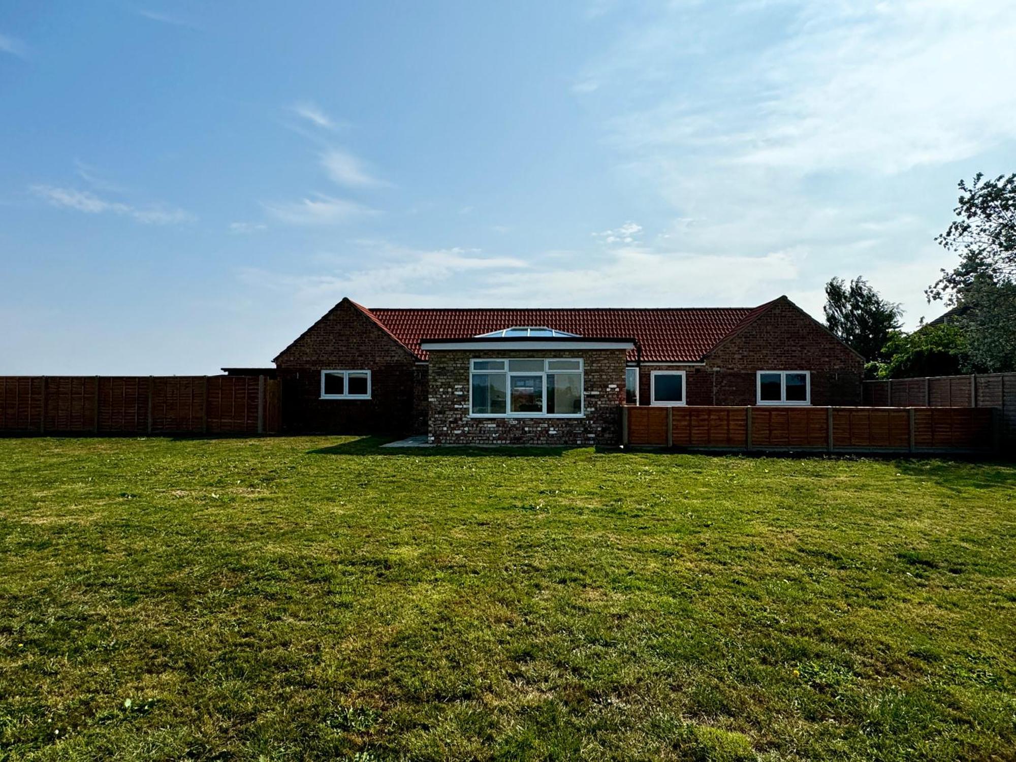 Luxury Isla Cottages, Bourne! Dog-Friendly, Countryside Views, Garden, Parking, 5Mins Pubs - Family Holiday Room photo