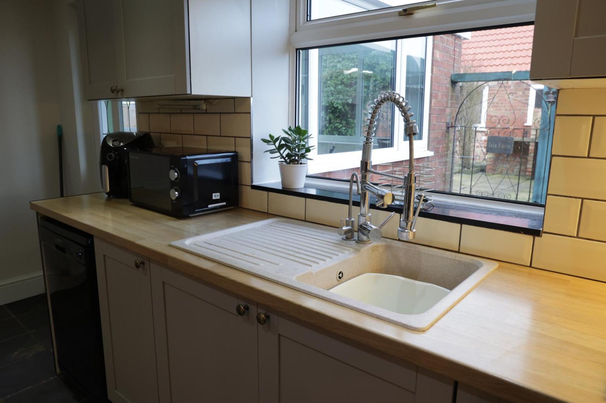 Luxury Isla Cottages, Bourne! Dog-Friendly, Countryside Views, Garden, Parking, 5Mins Pubs - Family Holiday Room photo